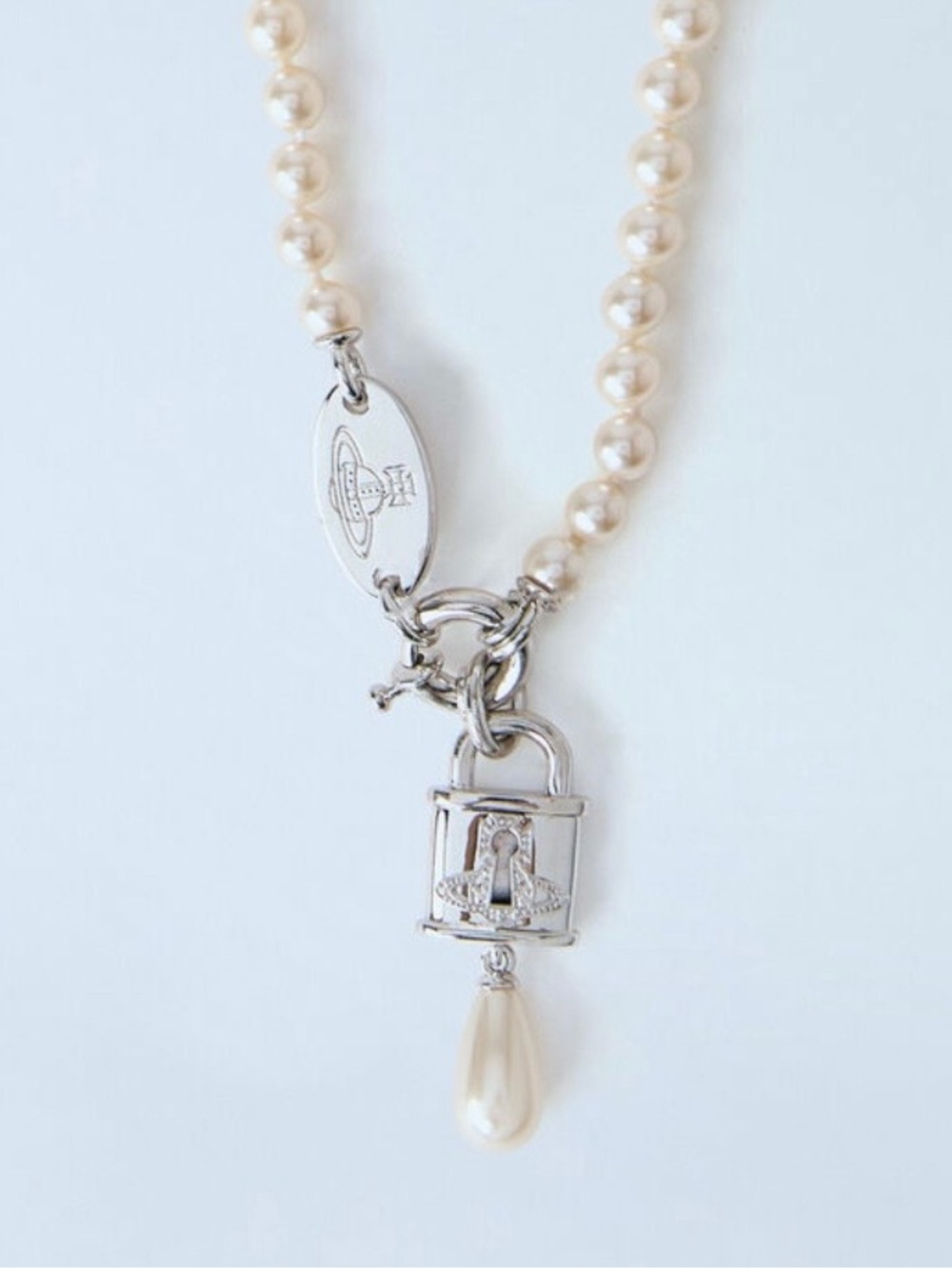 VIVIENNE WESTWOOD Celestia Orb locket pearl necklace